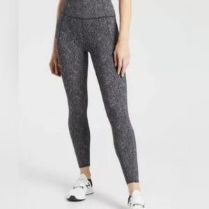 Athleta lightning static 7/8 leggings black patterned size M